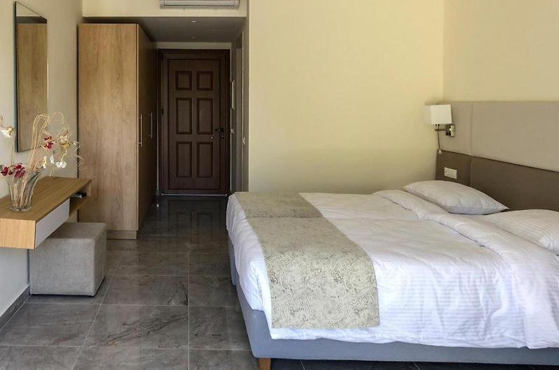 Athina Hotel آغيوس غيوريوس باغون الغرفة الصورة